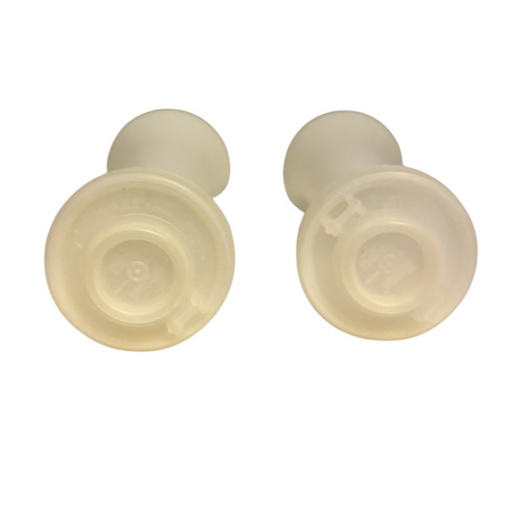 Vintage Tupperware Salt & Pepper Shakers - Picture 3 of 4